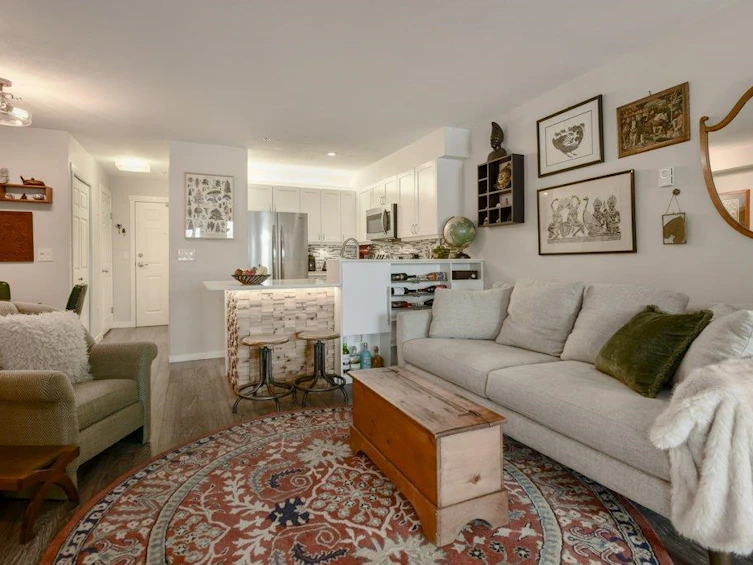 206-1707 Charles Street, Vancouver, BC, V5L 2T6 - 2