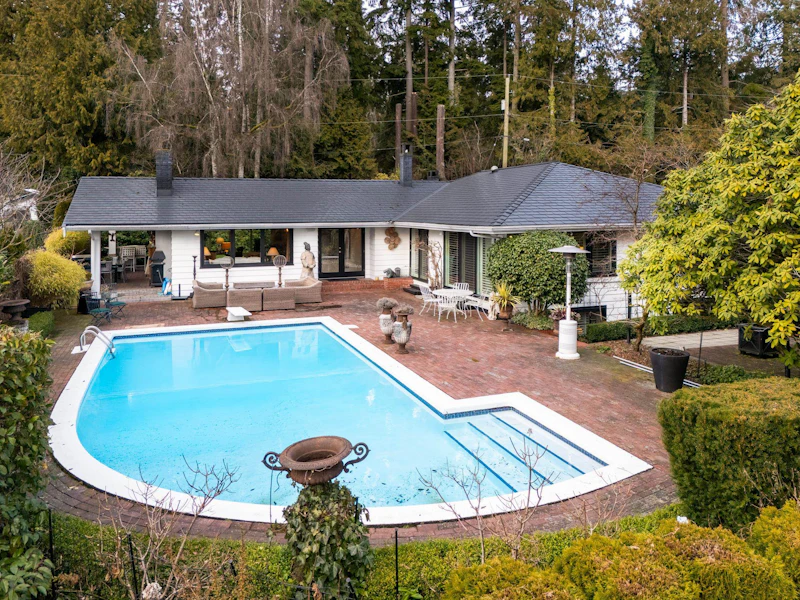 483 Eastcot Road, West Vancouver BC V7S 1E3