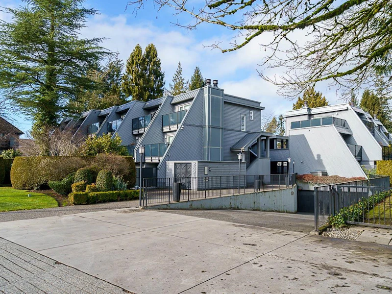 211 - 2893 W 41st Avenue, Vancouver BC V6N 3C5