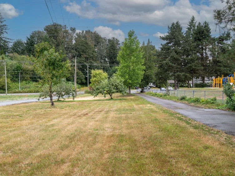 3176 Old Clayburn Road, Abbotsford, BC, V2S 4H3 - 7