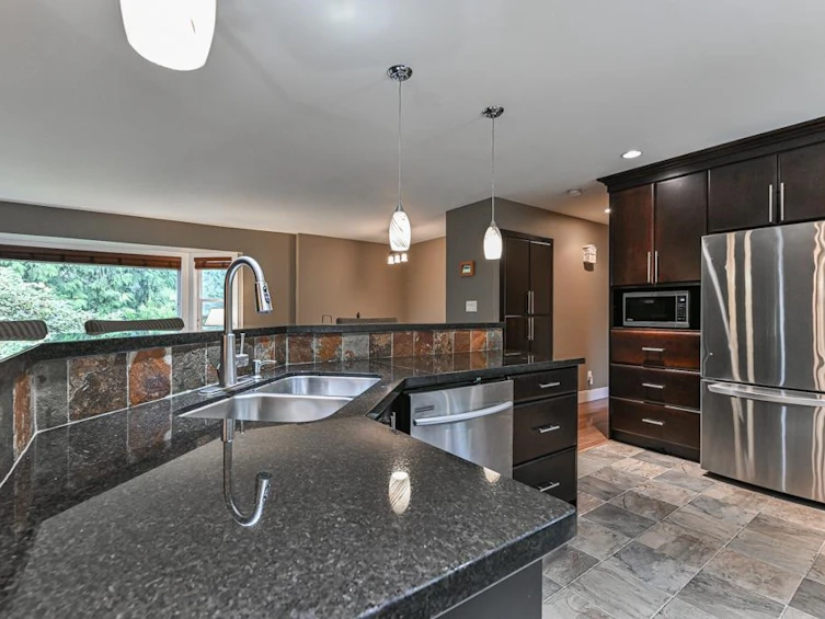 3176 Old Clayburn Road, Abbotsford, BC, V2S 4H3 - 18