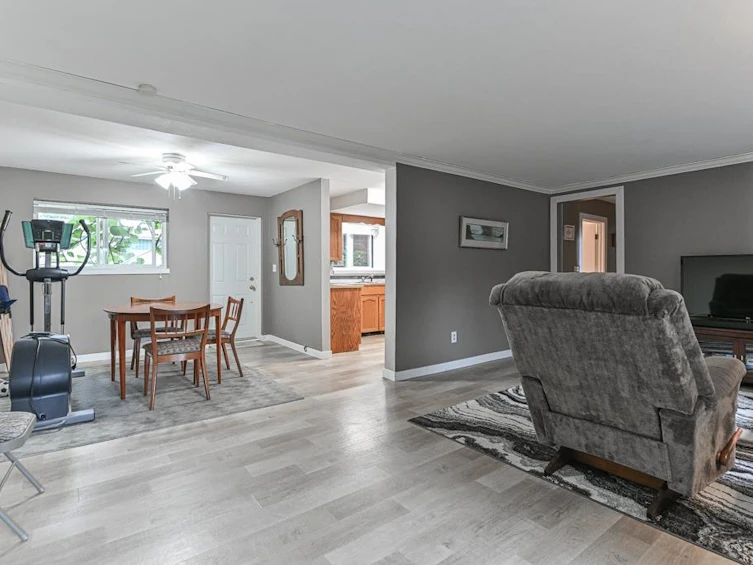3176 Old Clayburn Road, Abbotsford, BC, V2S 4H3 - 37