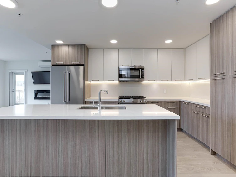 305-14022 North Bluff Road, Surrey, BC, V4B 0B7 - 9