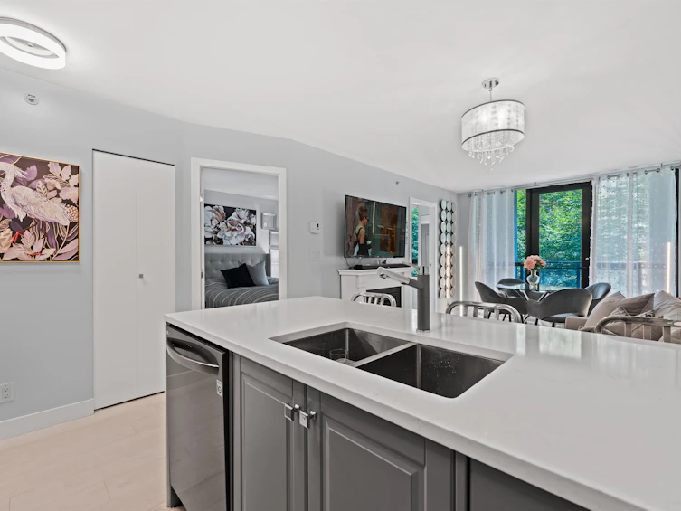 410-909 Mainland Street, Vancouver, BC, V6B 1S3 - 2