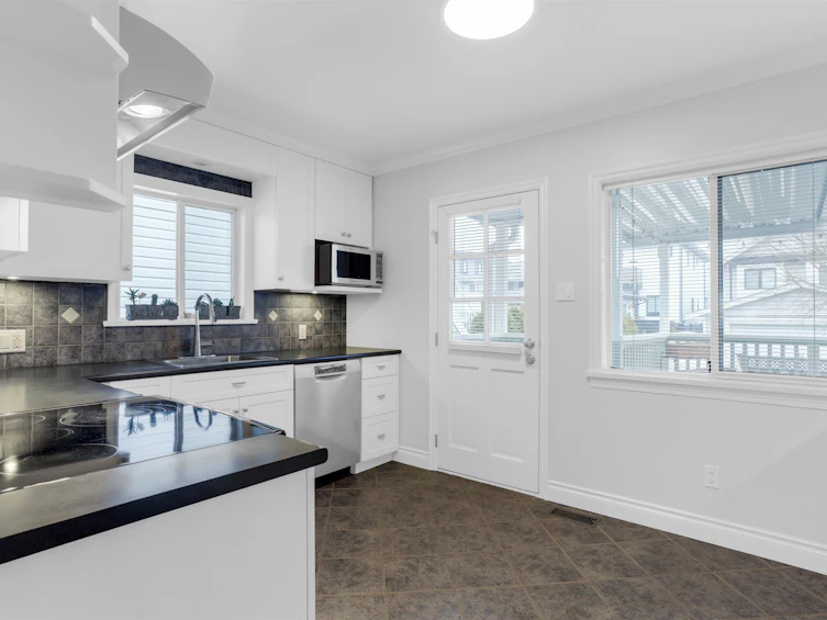 7682 Hilda Street, Burnaby, BC, V3N 3H7 - 13