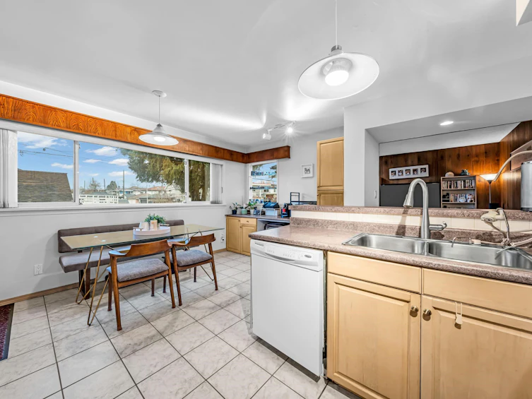 3015 E 45th Avenue, Vancouver, BC, V5R 3C6 - 14