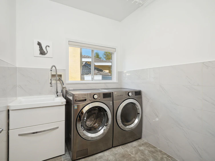 30 Shoreline Circle, Port Moody, BC, V3H 4V9 - 25