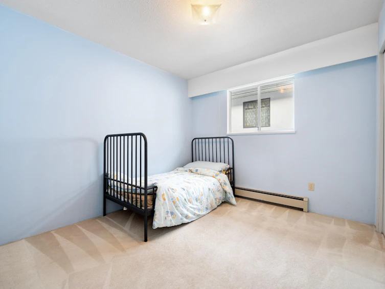 8237 Montcalm Street, Vancouver, BC, V6P 4P4 - 17