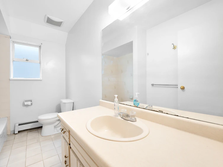8237 Montcalm Street, Vancouver, BC, V6P 4P4 - 22