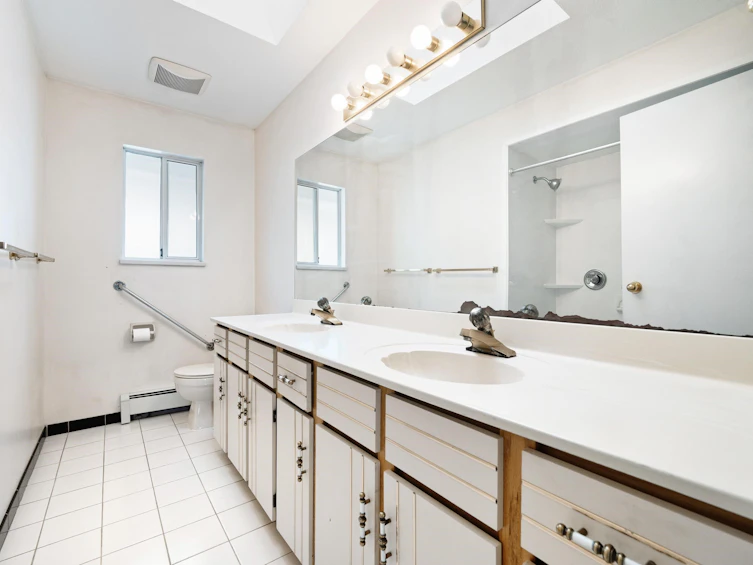 8237 Montcalm Street, Vancouver, BC, V6P 4P4 - 18