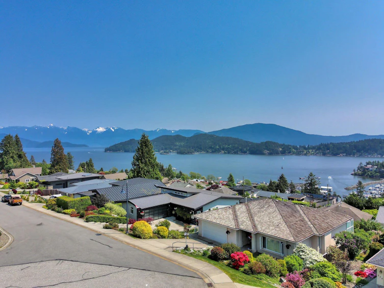 535 Spyglass Place, Gibsons, BC, V0N 1V9 - 2