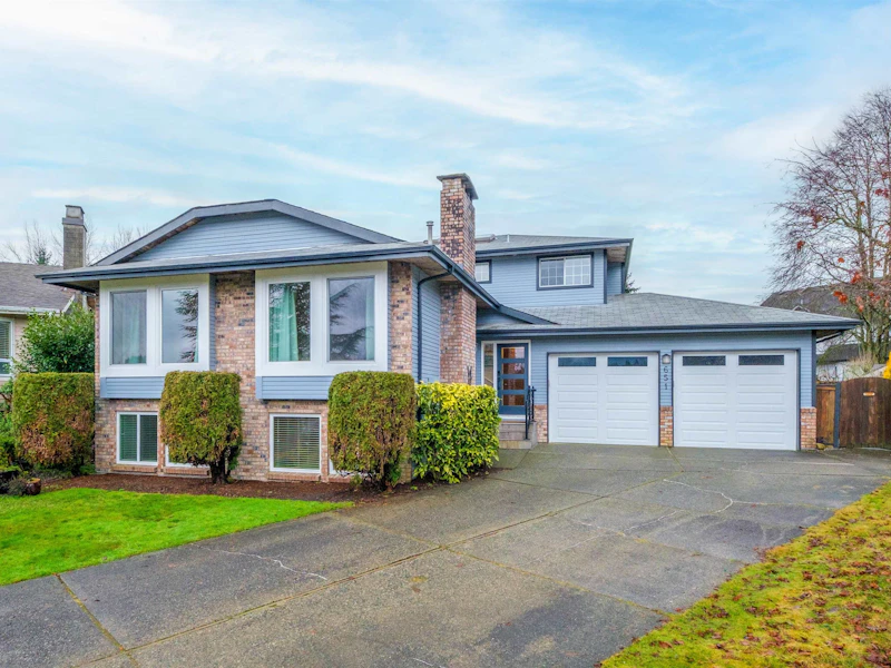 651 Wilding Place, North Vancouver BC V7N 4J2