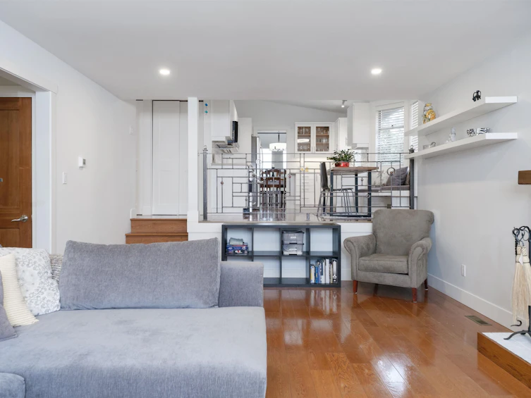 651 Wilding Place, North Vancouver, BC, V7N 4J2 - 4