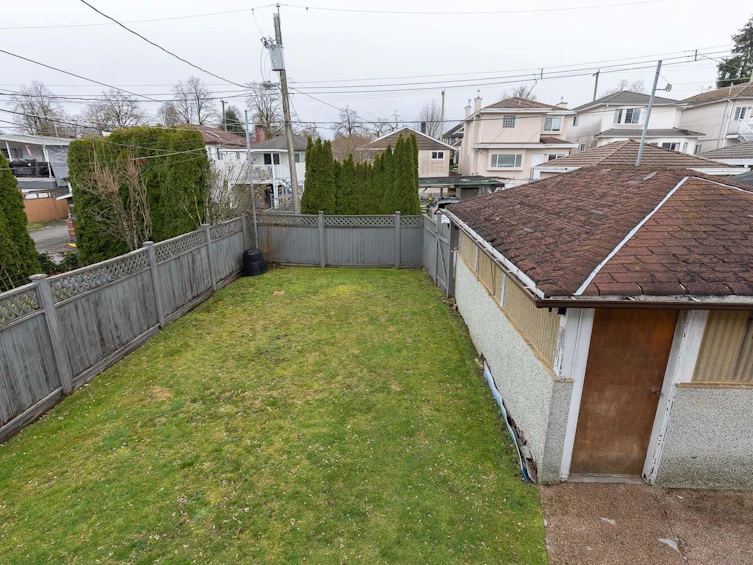 2824 E 44th Avenue, Vancouver, BC, V5R 3A6 - 31