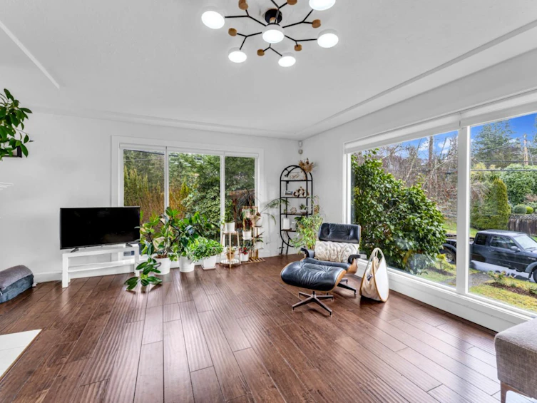1405 Paisley Road, North Vancouver, BC, V7R 1C4 - 2