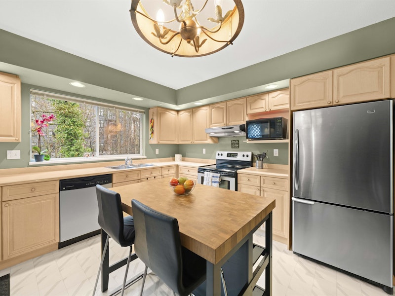 107 - 5776 200th Street, Langley BC V3A 1M8