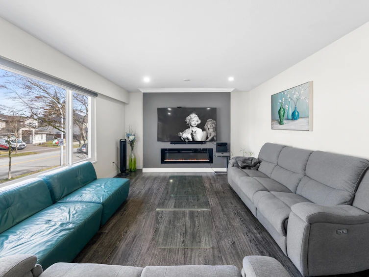 12630 90 Avenue, Surrey, BC, V3V 6H7 - 2
