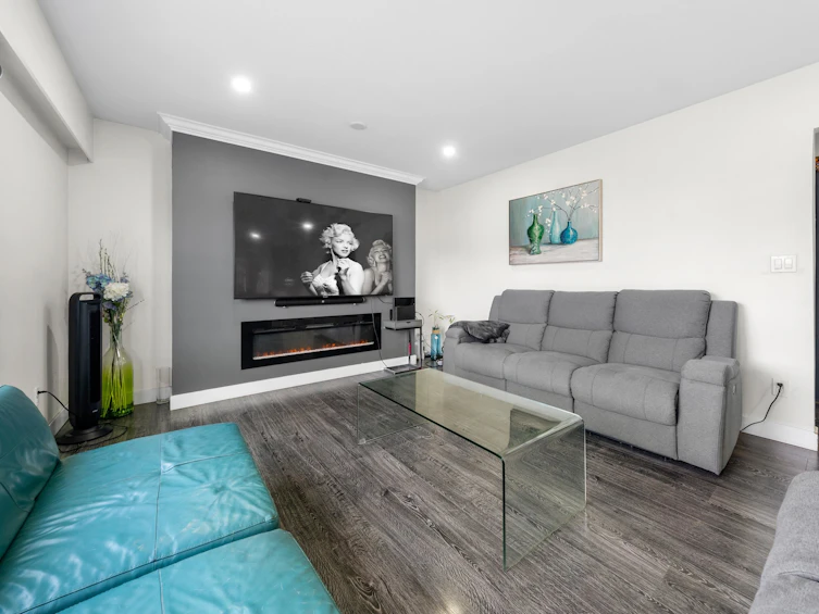 12630 90 Avenue, Surrey, BC, V3V 6H7