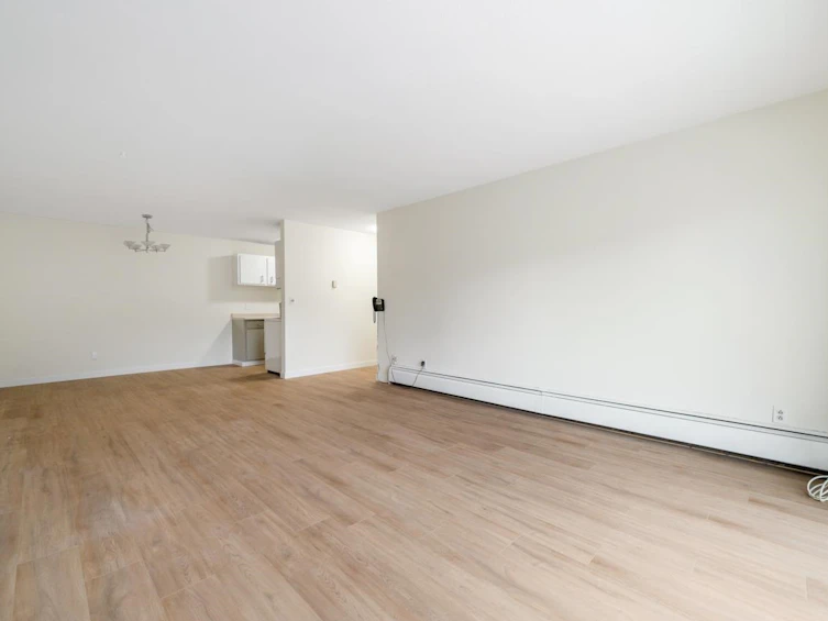 209-6420 Buswell Street, Richmond, BC, V6Y 2E9 - 6