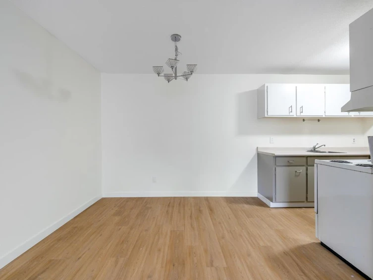 209-6420 Buswell Street, Richmond, BC, V6Y 2E9 - 9