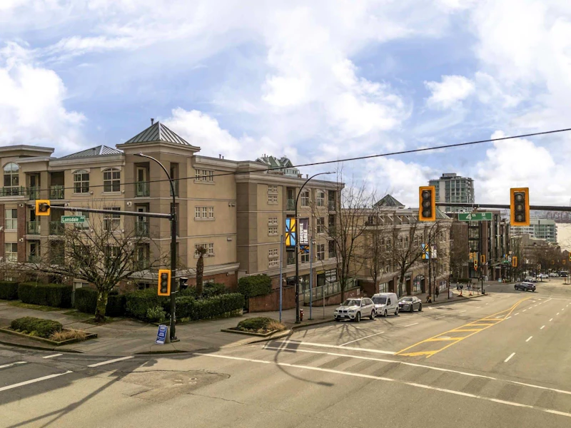 212 - 332 Lonsdale Avenue, North Vancouver BC