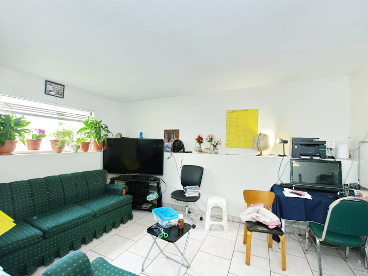 10-856 E Broadway, Vancouver, BC, V5T 1Y1 - 3