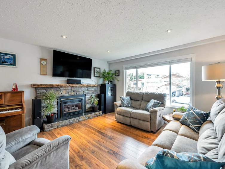 4860 201 Street, Langley, BC, V3A 1P4 - 3