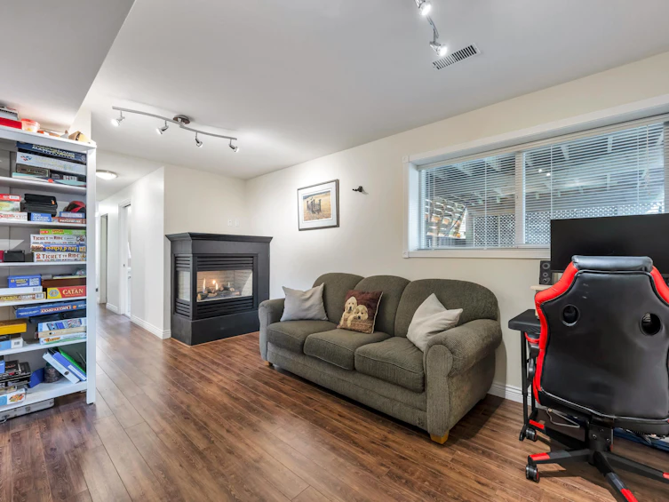 4860 201 Street, Langley, BC, V3A 1P4 - 20