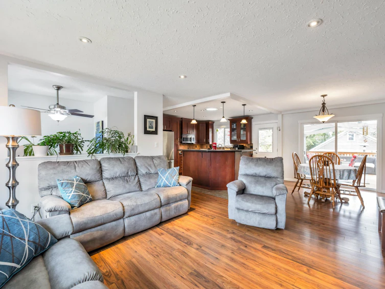 4860 201 Street, Langley, BC, V3A 1P4 - 4