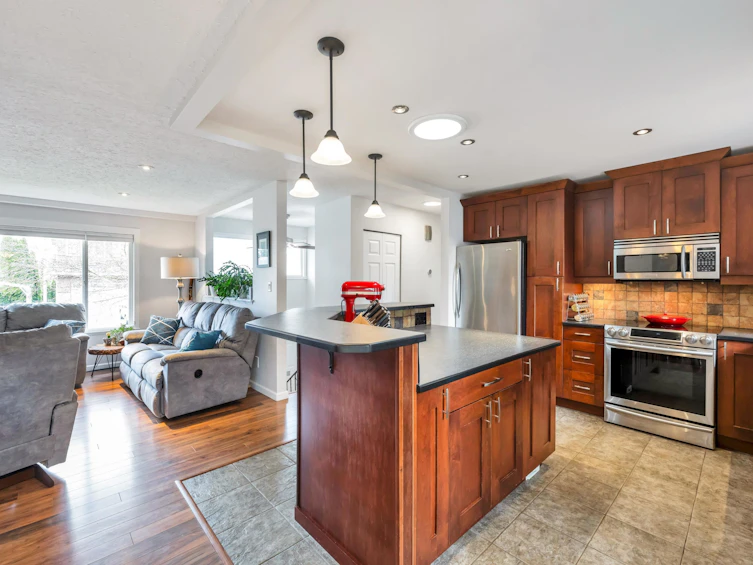 4860 201 Street, Langley, BC, V3A 1P4 - 8