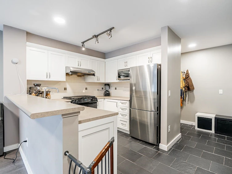 201-801 Klahanie Drive, Port Moody, BC, V3H 5K4 - 9
