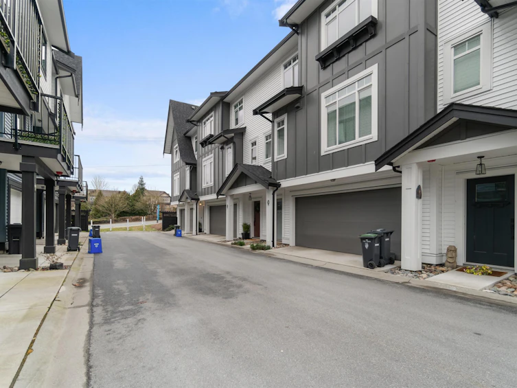 31-6897 201 Street, Langley, BC, V2Y 0Z3 - 3