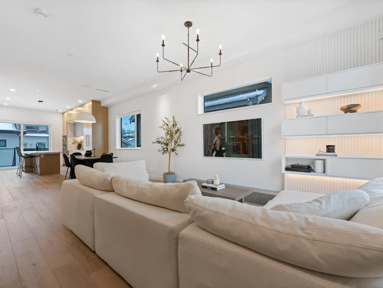 258 E 37th Avenue, Vancouver, BC, V5W 1E6 - 2