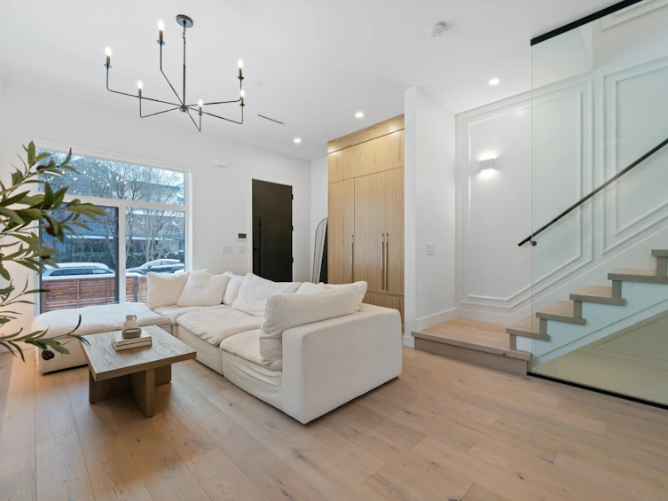 258 E 37th Avenue, Vancouver, BC, V5W 1E6 - 3