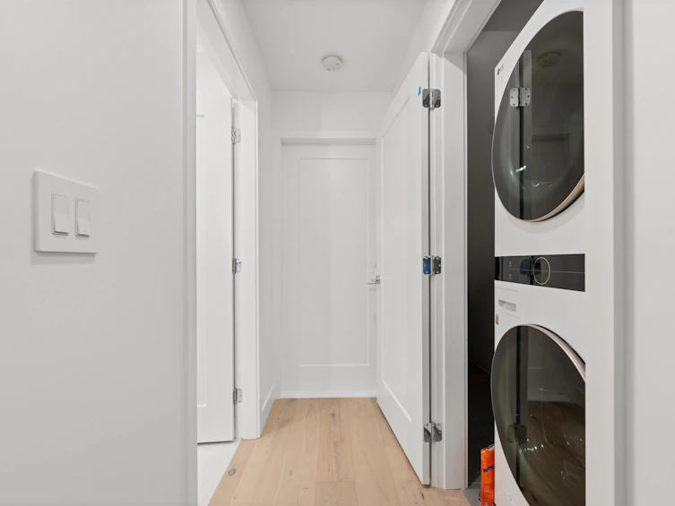 258 E 37th Avenue, Vancouver, BC, V5W 1E6 - 32