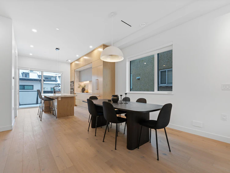 258 E 37th Avenue, Vancouver, BC, V5W 1E6 - 5