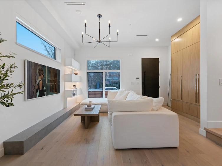 258 E 37th Avenue, Vancouver, BC, V5W 1E6 - 4