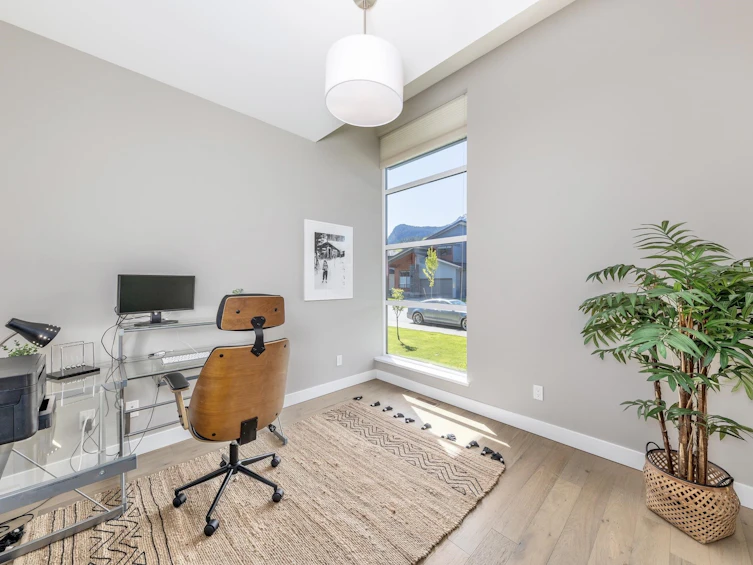 1709 Sparrow Way, Squamish, BC, V8B 0V3 - 10
