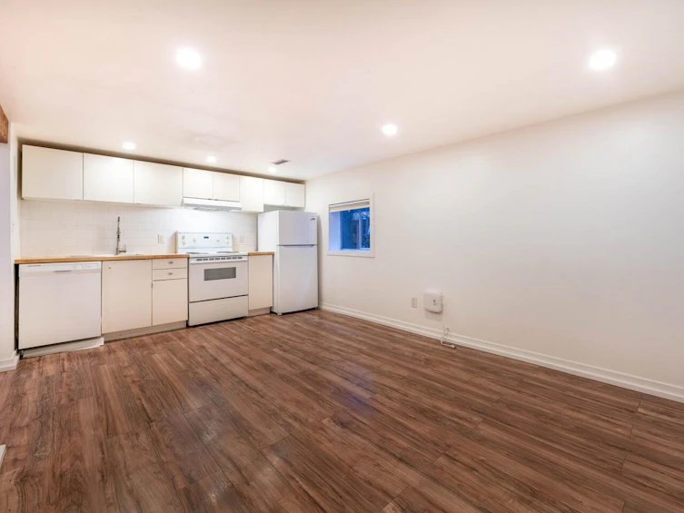 4537 Welwyn Street, Vancouver, BC, V5N 3Z3 - 31