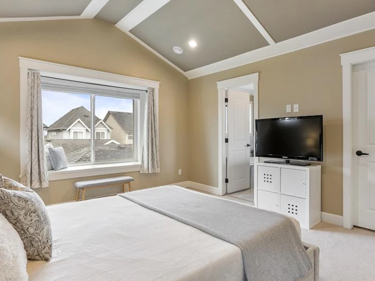 21049 77 Avenue, Langley, BC, V2Y 0L1 - 21