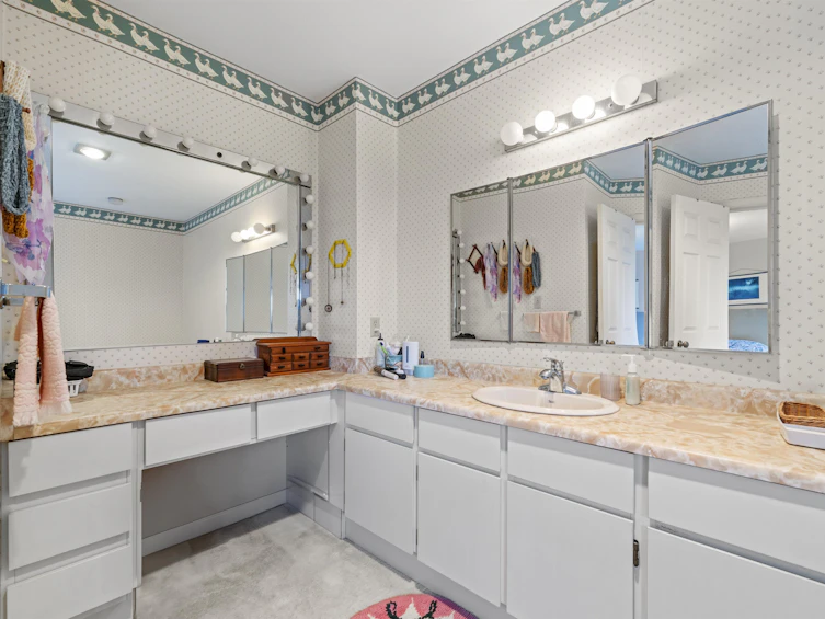 2165 Kirkstone Road, North Vancouver, BC, V7J 3N3 - 12