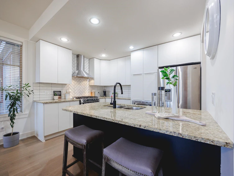 304-16469 64 Avenue, Surrey, BC, V3S 6V7 - 5