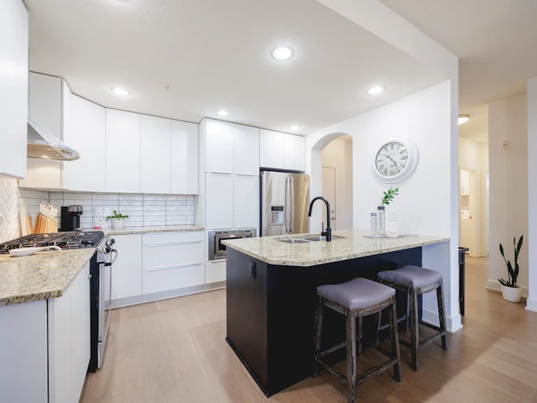 304-16469 64 Avenue, Surrey, BC, V3S 6V7 - 7