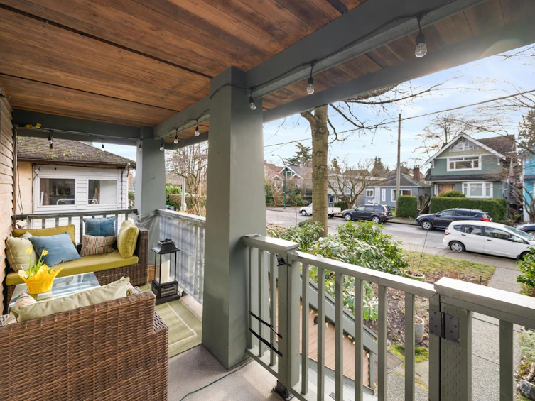3025 W 7th Avenue, Vancouver, BC, V6K 1Z7 - 3