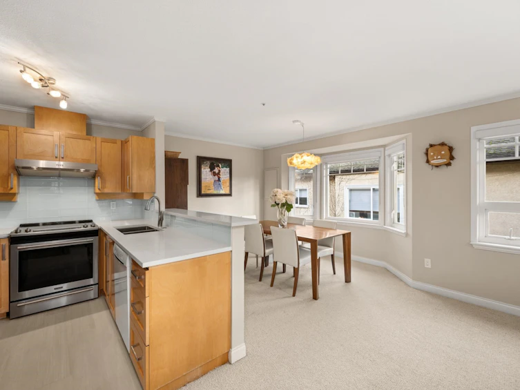 3025 W 7th Avenue, Vancouver, BC, V6K 1Z7 - 11