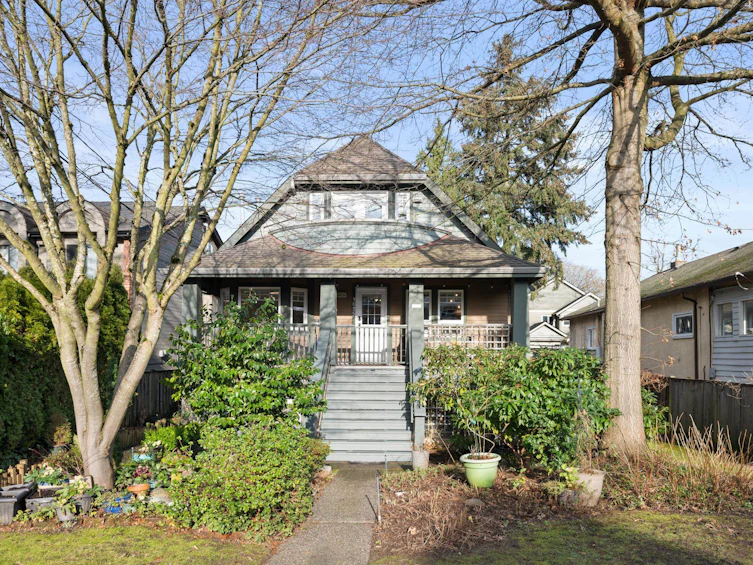 3025 W 7th Avenue, Vancouver, BC, V6K 1Z7 - 2
