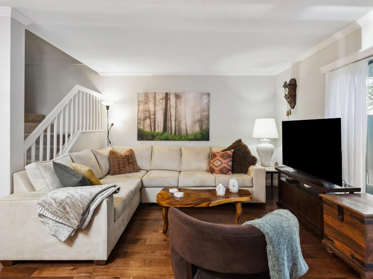 4721 Hoskins Road, North Vancouver, BC, V7K 2R3 - 4