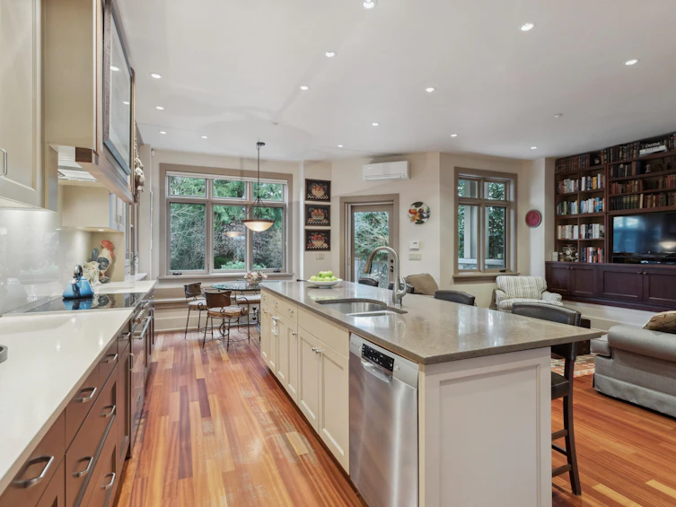 4767 Trafalgar Street, Vancouver, BC, V6L 2M8 - 2
