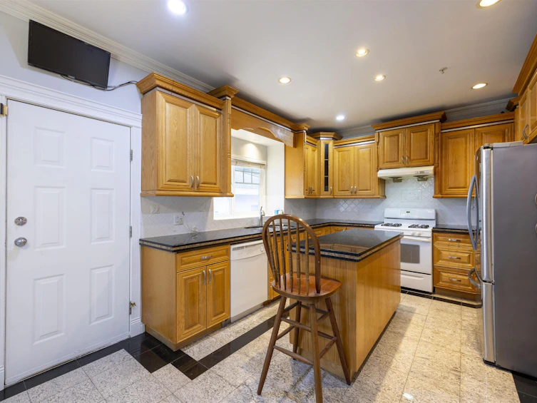 3311 44th E Avenue, Vancouver, BC, V5R 3B3 - 13