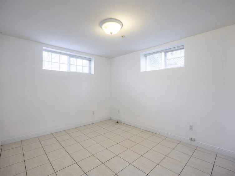 3311 44th E Avenue, Vancouver, BC, V5R 3B3 - 31